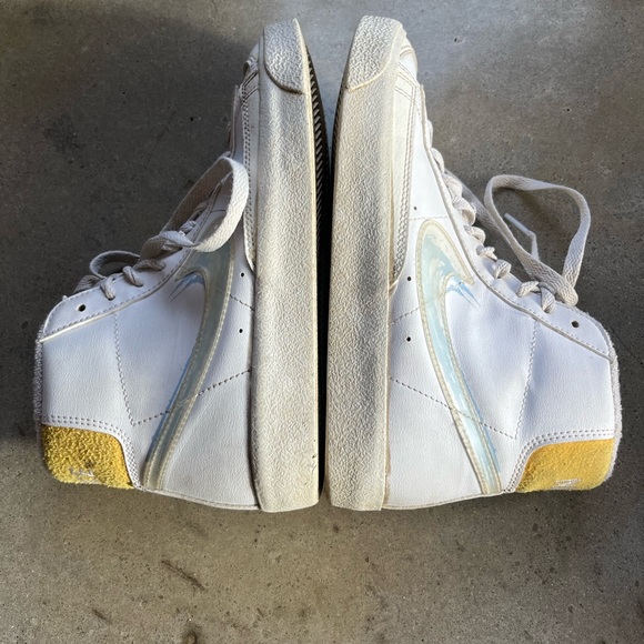 Nike blazers! Size 6. - Picture 4 of 5